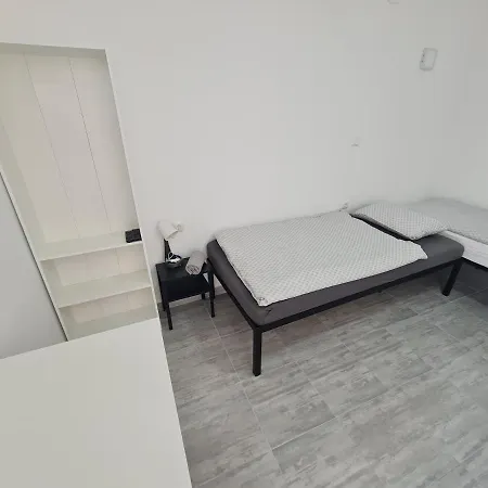 Budget Apartment LeLo Center1 Osijek Buitenkant foto