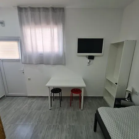 Budget Apartment LeLo Center1 Osijek Buitenkant foto