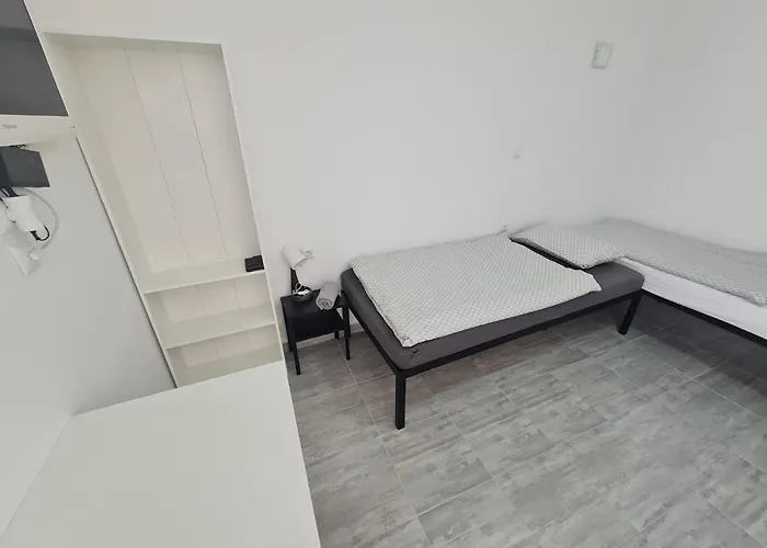 Budget Apartment Lelo Center1