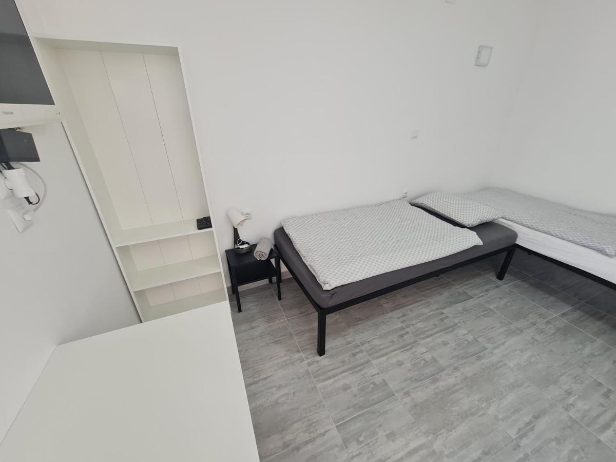 Budget Lelo Center1 * Osijek