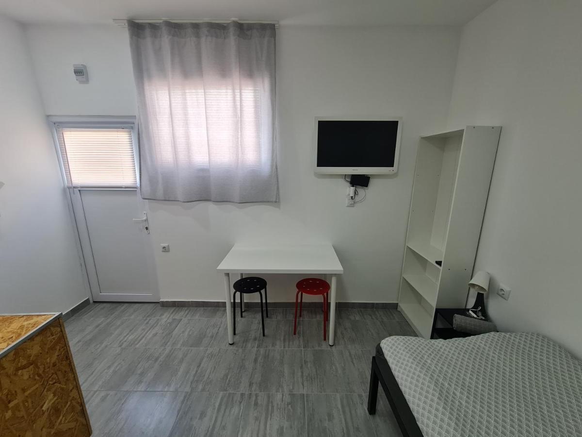 Budget Lelo Center1 * Osijek